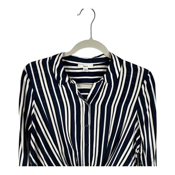 NEW Bar III Pop Stripe Navy Blue And White Twist Front Button Down Blouse Size S - Picture 2 of 10